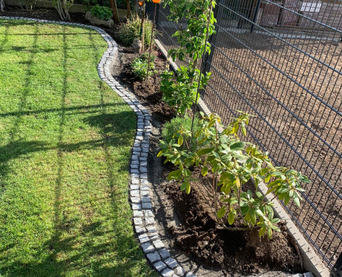 Beeteinfassung fertig